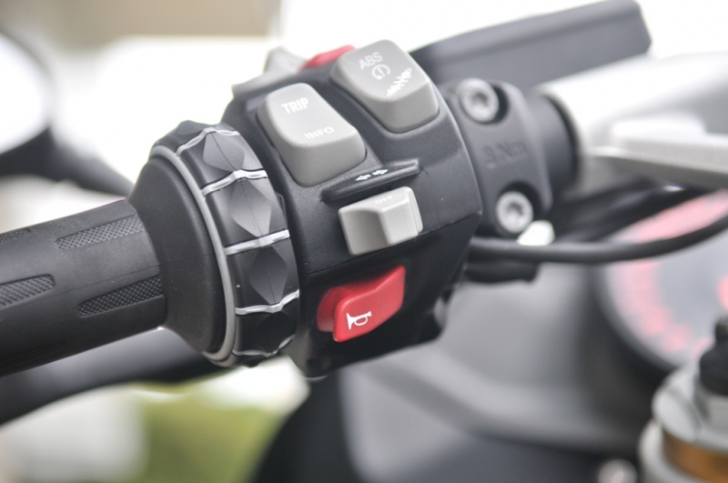 Test BMW R 1200 RS: typické BMW - 47 - 3 BMW R 1200 RS test46