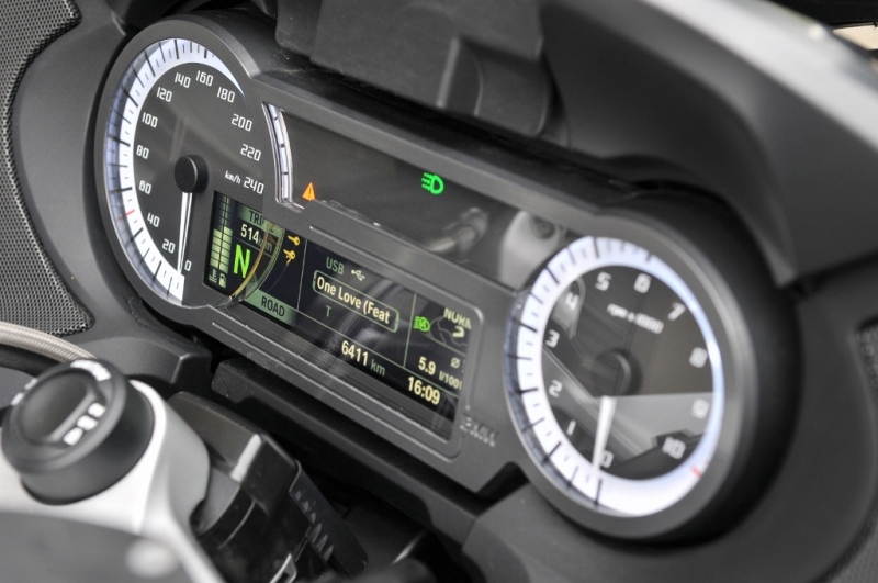 Test BMW R 1200 RT 2015: první třídou s dvouválcem - 32 - 5 BMW R 1200 RT 2015 test63