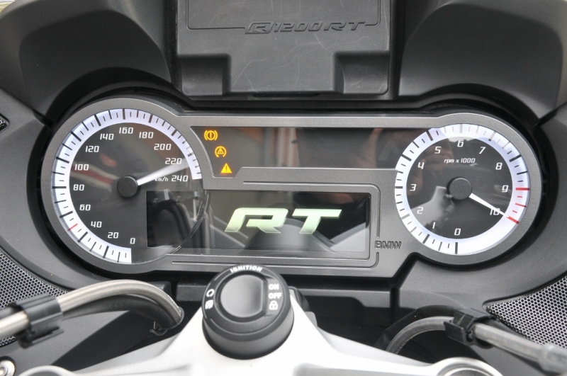 Test BMW R 1200 RT 2015: první třídou s dvouválcem - 33 - 1 BMW R 1200 RT 2015 test09