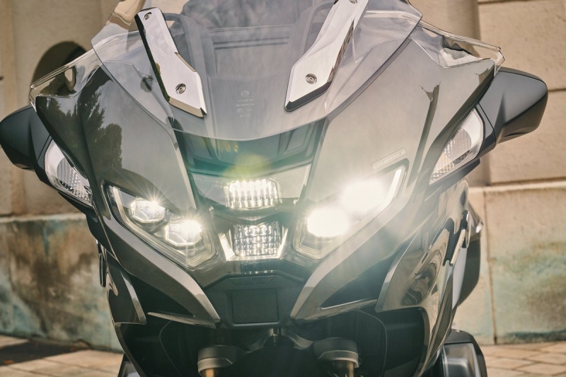 BMW R 1250 RT 2021: s novým displejem a radarem - 5 - 1 BMW R 1250 RT 2021 (15)