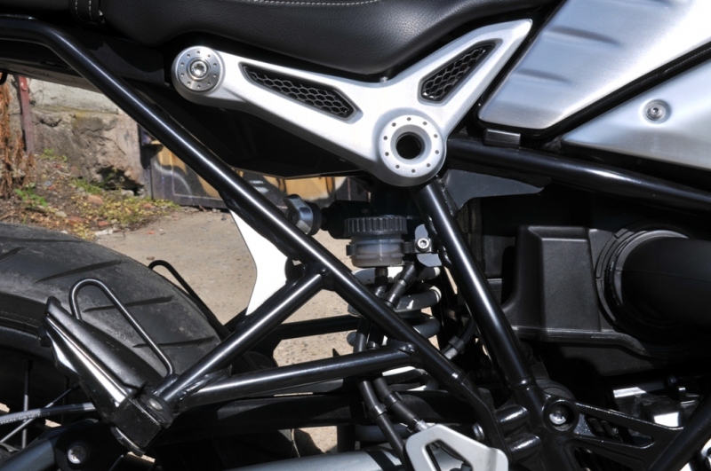 Test BMW R Nine T: německý rebel  - 18 - 1 BMW R nine T13
