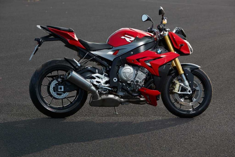 BMW S 1000 R: silný naháč - 14 - BMW S1000R BMW S1000R17