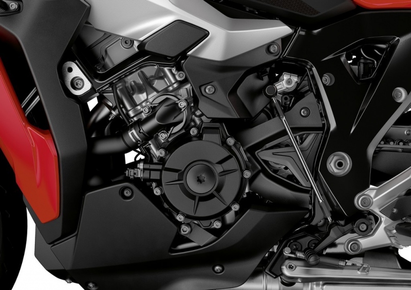 BMW S 1000 XR 2020: s novým motorem - 7 - 1 BMW S 1000 XR 2020 (22)