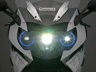 BMW představuje laserové světlomety na motocyklu