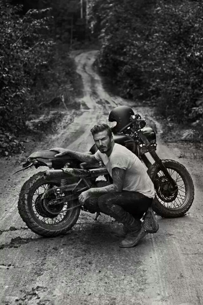 David Beckham a Triumph Bonneville - 1 - 1 Beckham Triumph Bonneville2