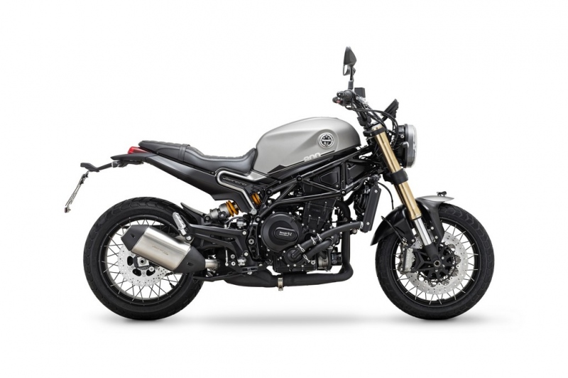 Benelli Leoncino 800 a Leoncino 800 Trail: nový scrambler - 1 - 1 Benelli Leoncino 800 (2)