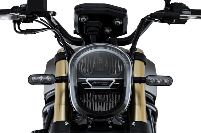 Benelli Leoncino 800 a Leoncino 800 Trail: nový scrambler - 10 - 1 Benelli Leoncino 800 Trail (4)