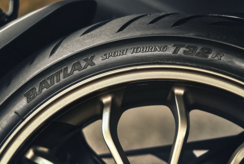 Bridgestone Battlax Sport Touring T32 a T32GT: pneumatiky pro cestovatele - 2 - 1 Bridgestone Battlax Sport Touring T32 T32GT (3)