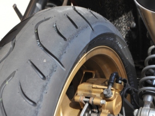 Test pneu: Bridgestone Battlax T30