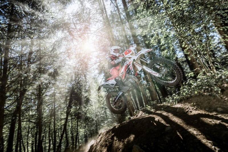 Bridgestone Battlecross E50: pneumatika pro enduro - 1 - 1 Bridgestone E50 Battelcross (3)