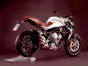 MV Agusta Brutale 675: hravý naháč