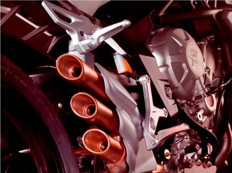MV Agusta Brutale 675: hravý naháč - 7 - Brutale67509