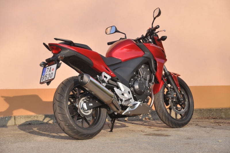Test Honda CB 500F: zábava pro čerstvě plnoleté - 16 - CB500F CB500F07