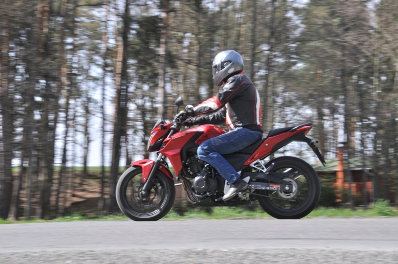Test Honda CB 500F: zábava pro čerstvě plnoleté - 1 - CB500F CB500F19
