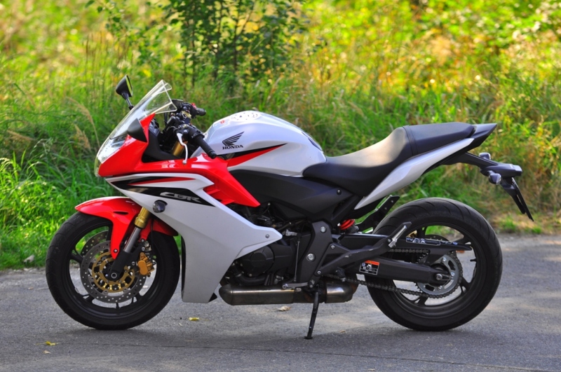 Honda CBR 600 F: legenda v novém - 3 - CBR600F04