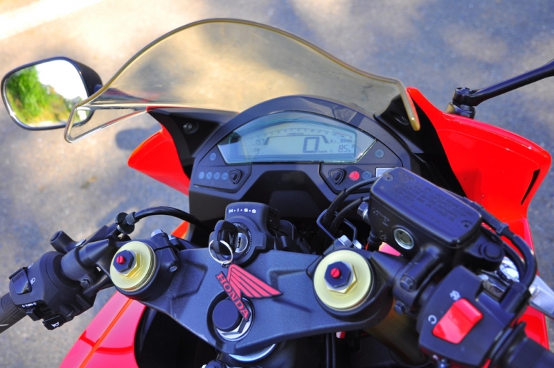Honda CBR 600 F: legenda v novém - 11 - CBR600F14