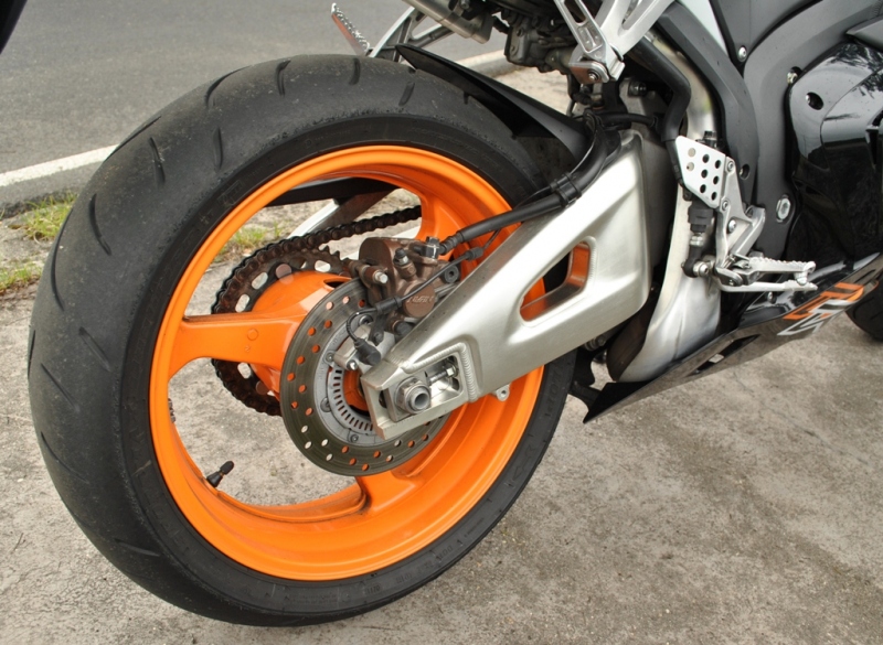 Honda CBR 600RR: nezklame ani nepřekvapí - 3 - CBR600RR_201104