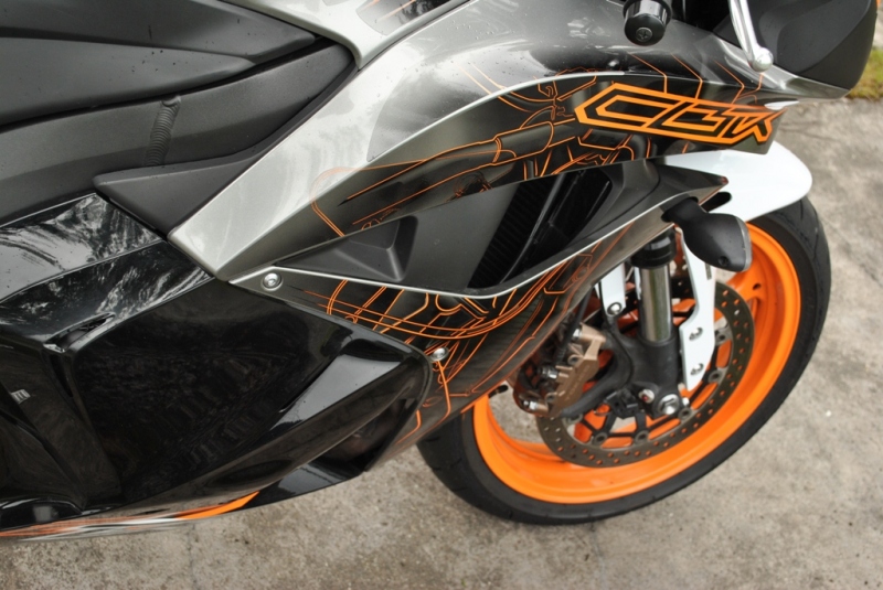 Honda CBR 600RR: nezklame ani nepřekvapí - 4 - CBR600RR_201105