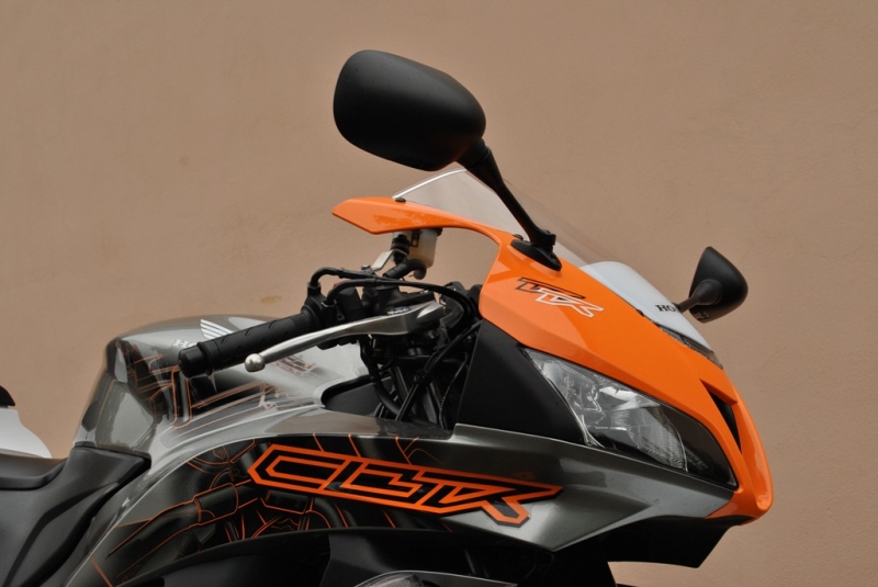 Honda CBR 600RR: nezklame ani nepřekvapí - 8 - CBR600RR_201110