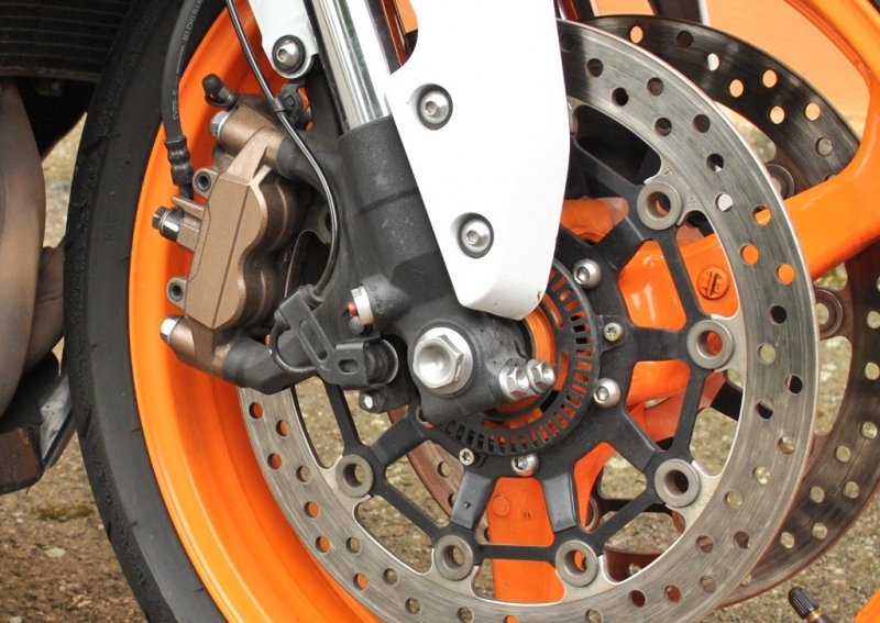 Honda CBR 600RR: nezklame ani nepřekvapí - 9 - CBR600RR_201111