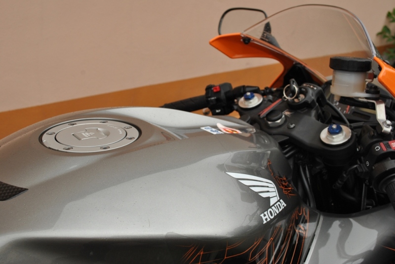 Honda CBR 600RR: nezklame ani nepřekvapí - 10 - CBR600RR_201112