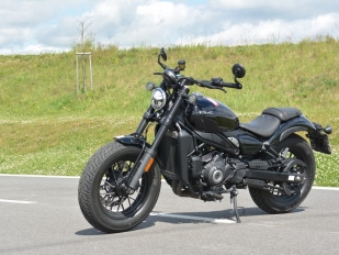 Test CFMOTO 450 CL-C: malý bobber