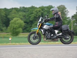 Hlavní obrázek k článku: Test CFMOTO 700CL-X Adventure: scrambler z Číny