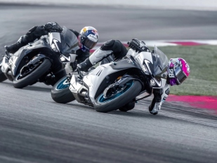 CFMOTO vstupuje do světového šampionátu žen WorldWCR