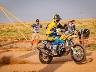 Drdaj bojuje o nováčka Dakaru, duny překonal bez brzdy