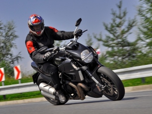 Test Ducati Diavel Carbon