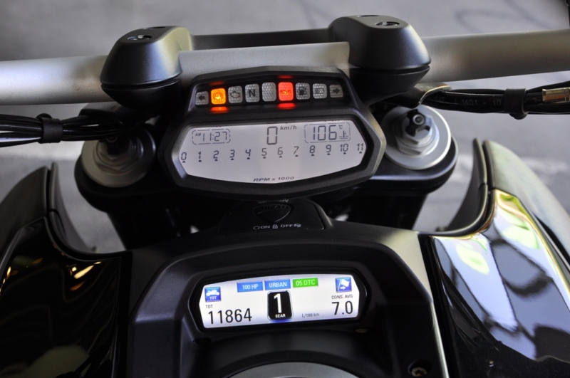 Test Ducati Diavel Carbon - 10 - Diavel21