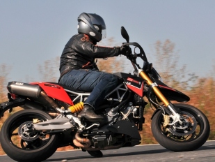 Aprilia Dorsoduro 1200