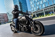 2 Ducati 2016 Diavel Carbon17