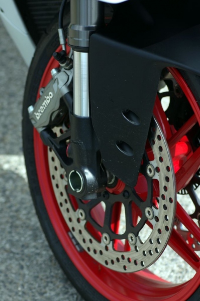 Test Ducati Panigale 899: napravený zlý muž - 22 - Ducati Panigale 899 Ducati 899 Panigale13
