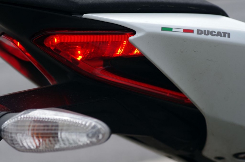 Test Ducati Panigale 899: napravený zlý muž - 24 - Ducati Panigale 899 Ducati 899 Panigale21
