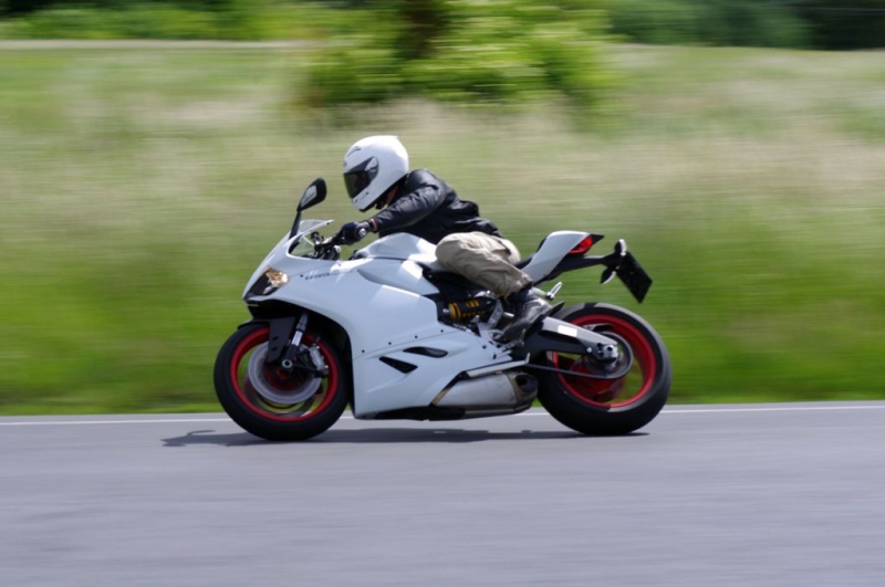 Test Ducati Panigale 899: napravený zlý muž - 1 - Ducati Panigale 899 Ducati 899 Panigale15