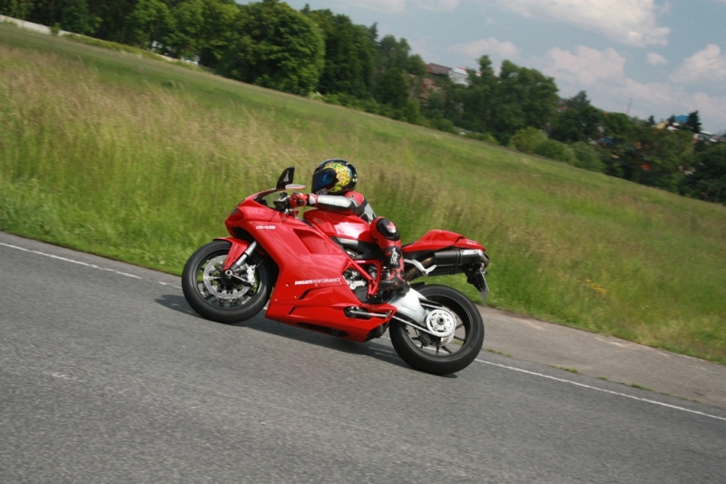 Test Ducati Panigale 899: napravený zlý muž - 31 - Ducati Panigale 899 Ducati 899 Panigale26