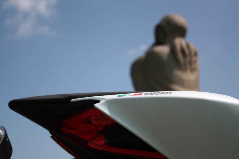 Test Ducati Panigale 899: napravený zlý muž - 29 - Ducati Panigale 899 Ducati 899 Panigale29
