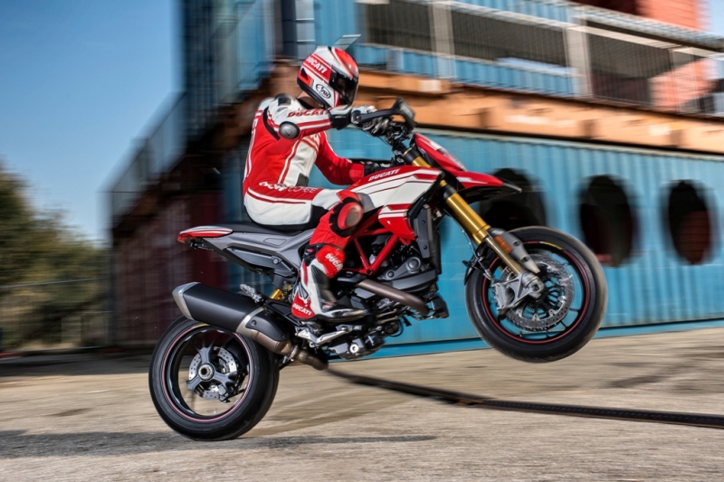 Ducati Hypermotard 939 a Hyperstrada 939 2016: s vylepšeným motorem - 11 - 1 Ducati 939 Hypermotard16