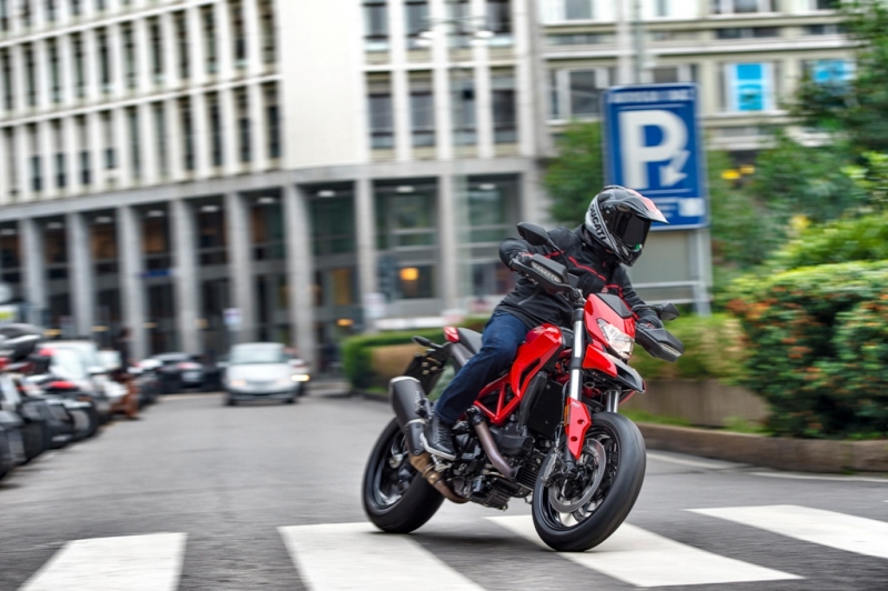 Ducati Hypermotard 939 a Hyperstrada 939 2016: s vylepšeným motorem - 12 - 1 Ducati 939 Hypermotard17