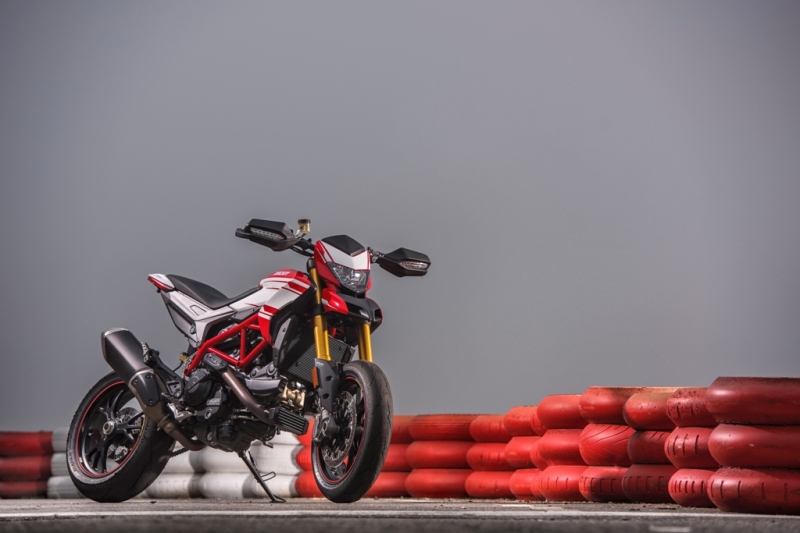 Ducati Hypermotard 939 a Hyperstrada 939 2016: s vylepšeným motorem - 13 - 1 Ducati 939 Hypermotard18
