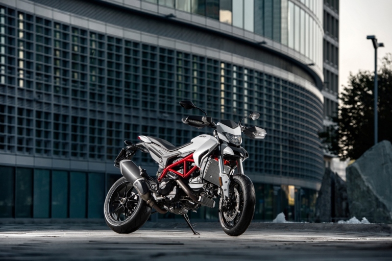 Ducati Hypermotard 939 a Hyperstrada 939 2016: s vylepšeným motorem - 15 - 1 Ducati 939 Hypermotard20