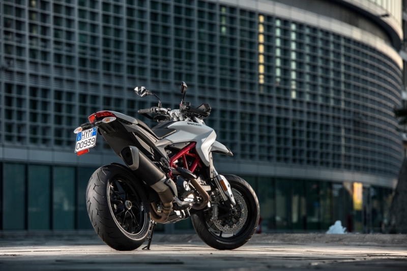 Ducati Hypermotard 939 a Hyperstrada 939 2016: s vylepšeným motorem - 16 - 1 Ducati 939 Hypermotard21