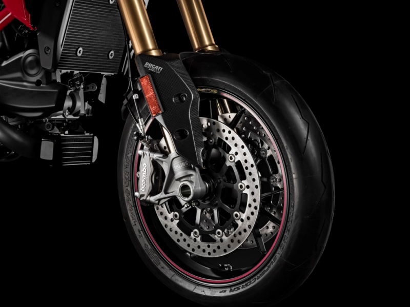 Ducati Hypermotard 939 a Hyperstrada 939 2016: s vylepšeným motorem - 18 - 1 Ducati 939 Hypermotard03