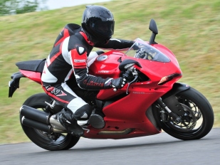 Test MBW T3 evolution jednodílná motokombinéza