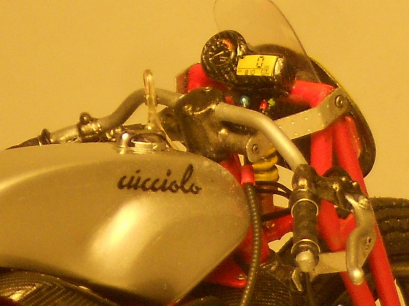 Ducati Desmosedici Cucciolo koncept: novodobé štěňátko? - 10 - Ducati Desmosedici Cucciolo koncept Ducati Desmosedici Cucciolo koncept11