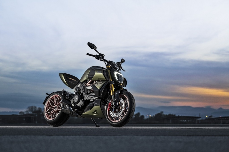 Ducati Diavel 1260 Lamborghini: exkluzivní edice - 13 - 1 Ducati Diavel 1260 Lamborghini (29)