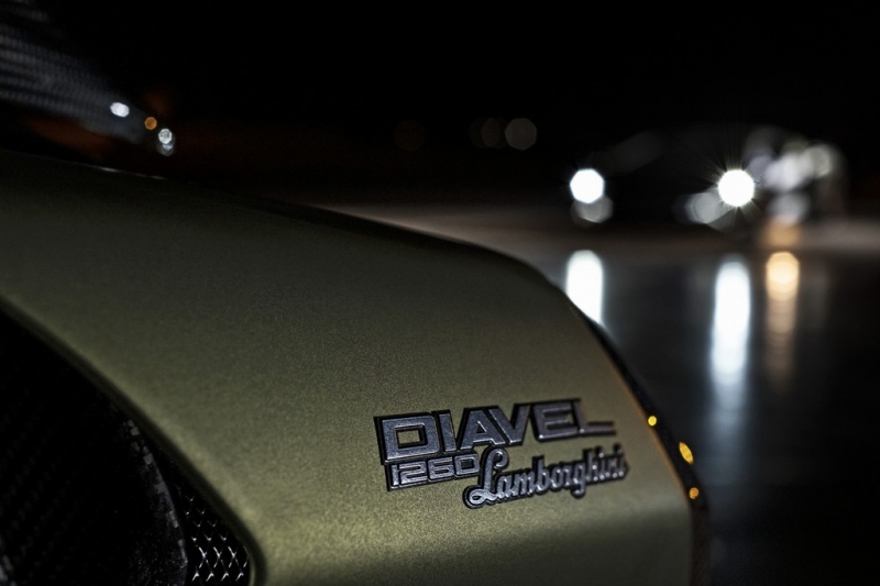 Ducati Diavel 1260 Lamborghini: exkluzivní edice - 38 - 1 Ducati Diavel 1260 Lamborghini (38)
