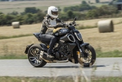 2 Ducati Diavel V4 test (36)