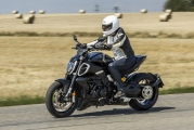 2 Ducati Diavel V4 test (37)